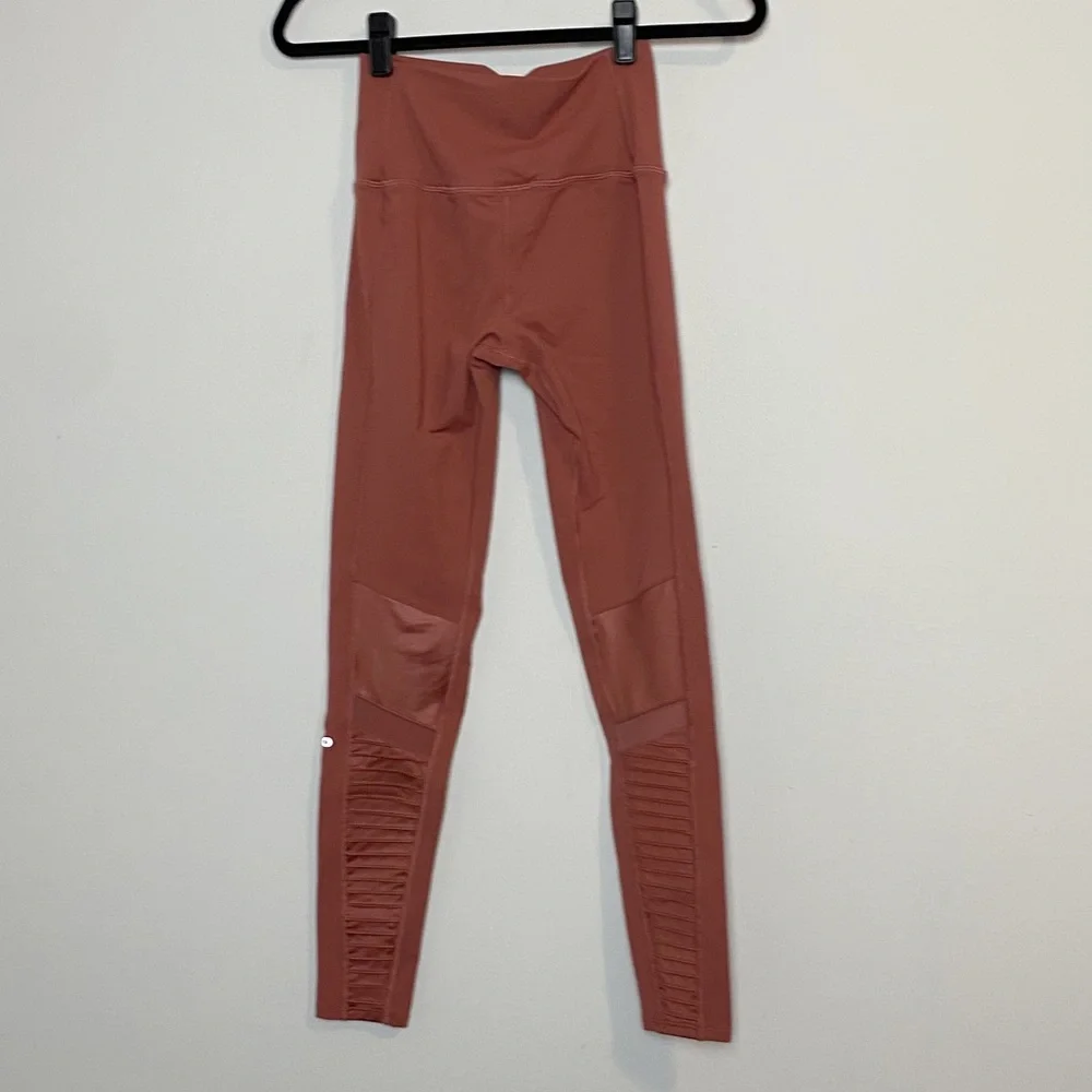 Alo High Waisted Pink Quartz Moto Leggings